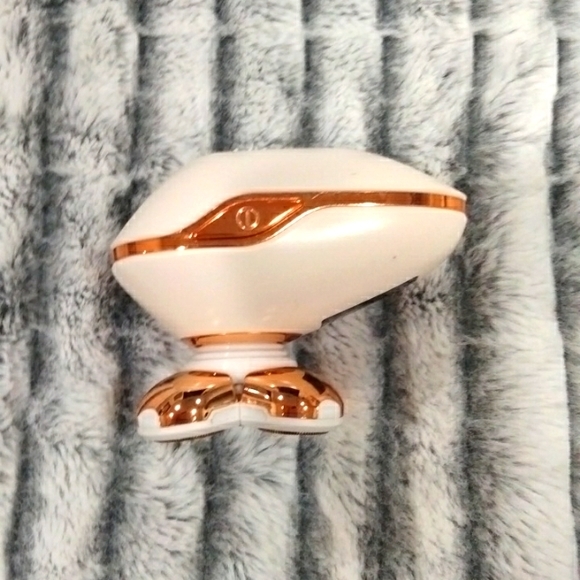 Electric shaver - Picture 2 of 4